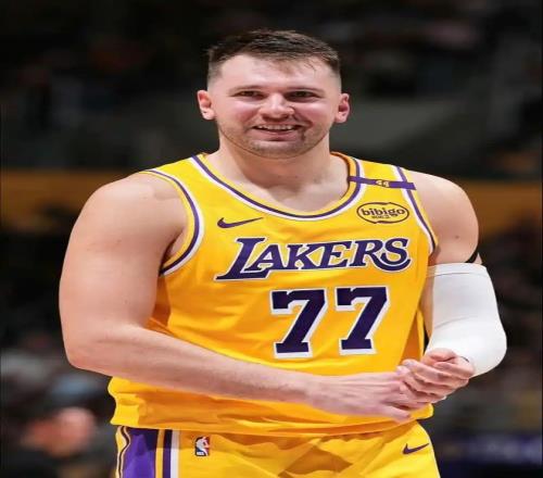 迪亚斯与何,塞卢建功,皇马,乐鱼体育官网,LEYU,Sports,足球直播,篮球赛事,体育高清,NBA直播