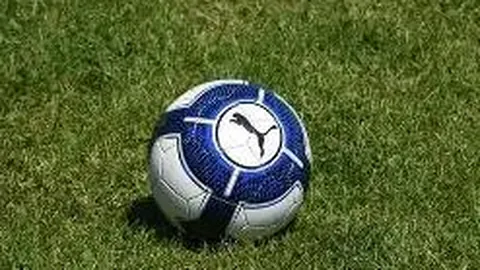 上海男篮正式宣布刘炜退役，新赛季8号球衣退役仪式即将举行